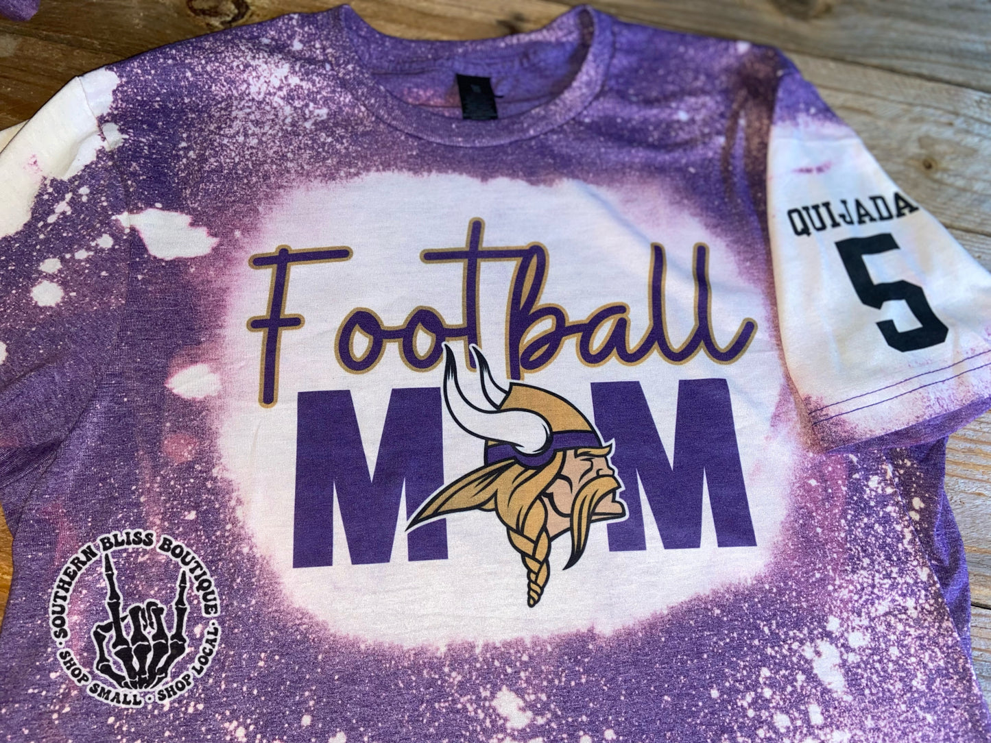 Football Mom Custom Mascot & Team Colors Bleached T-Shirtoot